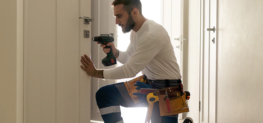 Mailbox Lock Installation Expert in Mayflower Village, California