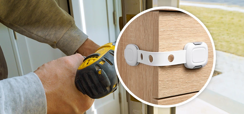 Childproof Sliding Door Locks in Mayflower Village, CA